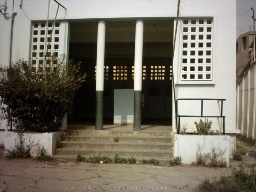 VOYAGE DU 22 29 04 2006 200 maraval ecole le petit coin.jpg